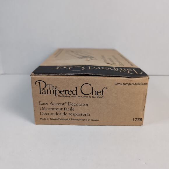 The Pampered Chef Easy Accent Decorator Cake Icing Frosting Kit 6 Tips 1778 - Picture 11 of 14